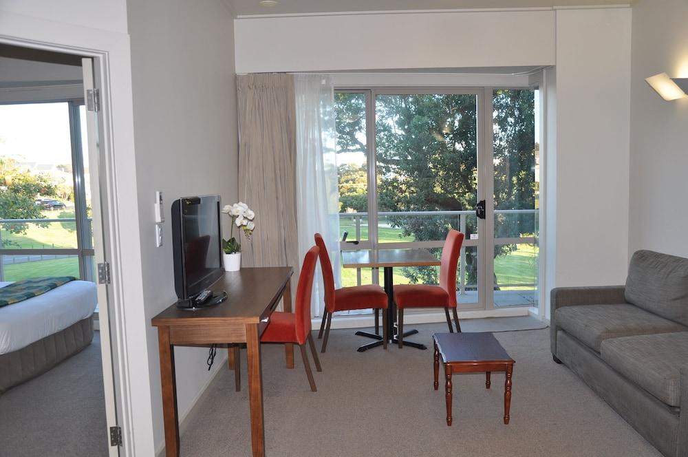 Vr Takapuna Auckland Exterior foto A typical one-bedroom apartment at the hotel